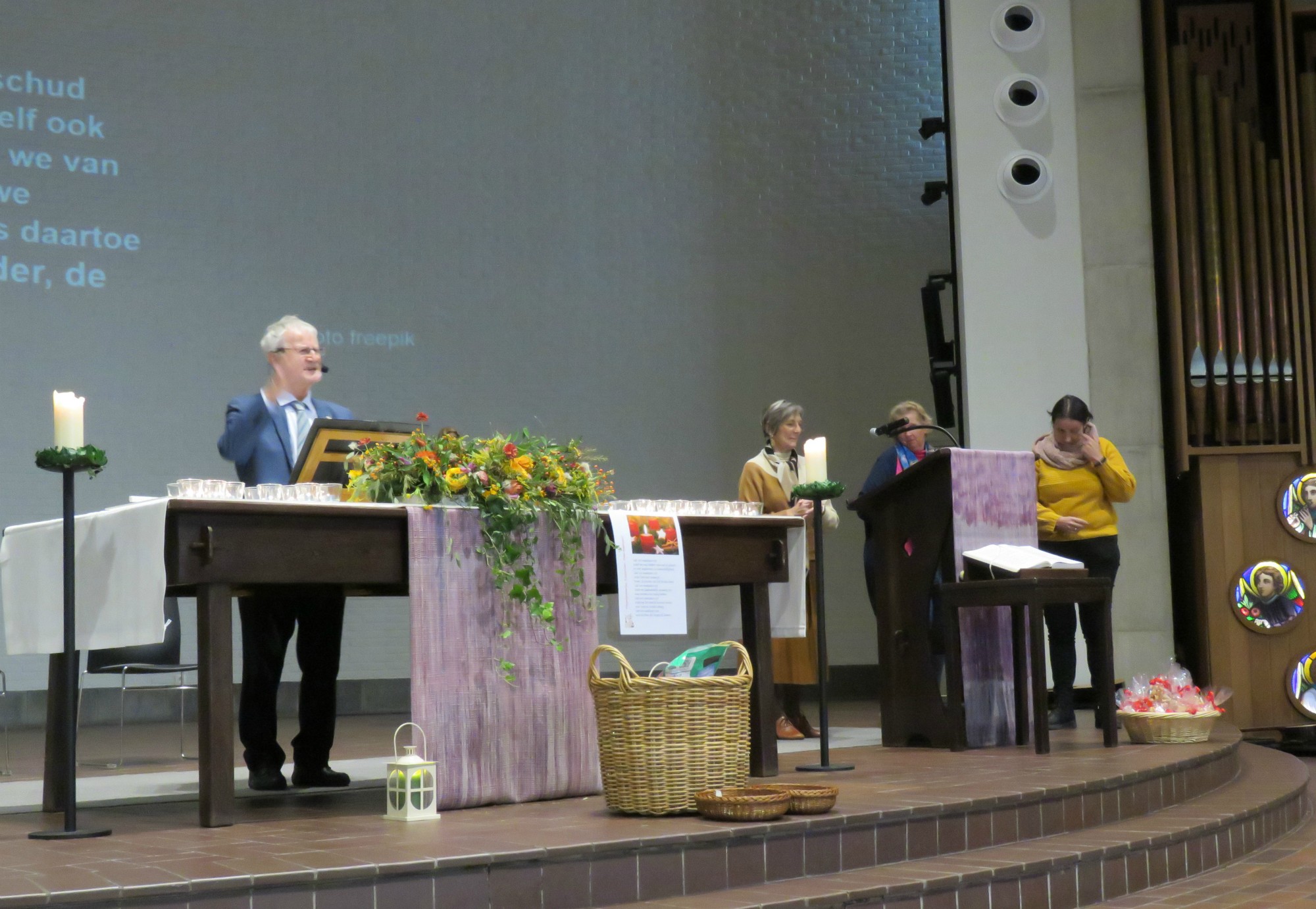 Catechesebijeenkomst 2 | Het kerkelijk jaar | Vormelingen 2024 | Sint-Anna-ten-Drieënkerk, Antwerpen Linkeroever